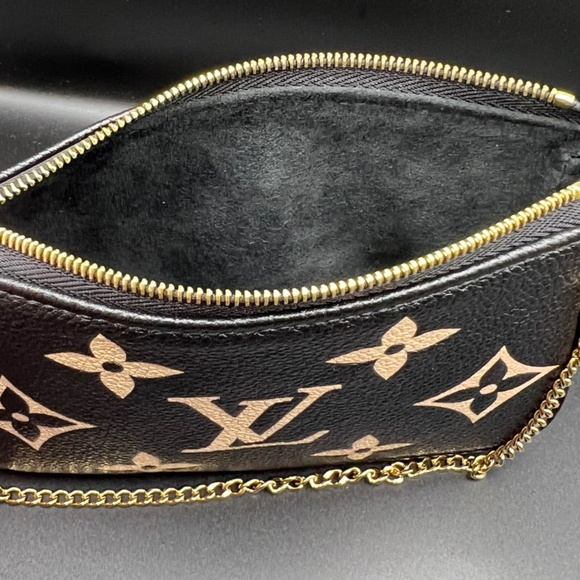 LOUIS VUITTON Mini Pochette. NEW! Never Used. - Picture 7 of 11